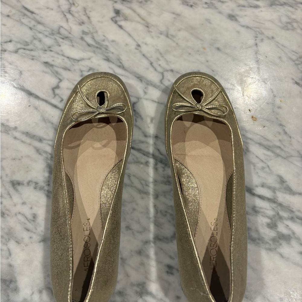 Aerosoles Gold Ballet Flats with Bow 9.5M barely worn.